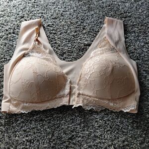 Lace Front-Closure Comfort Bra - Nude